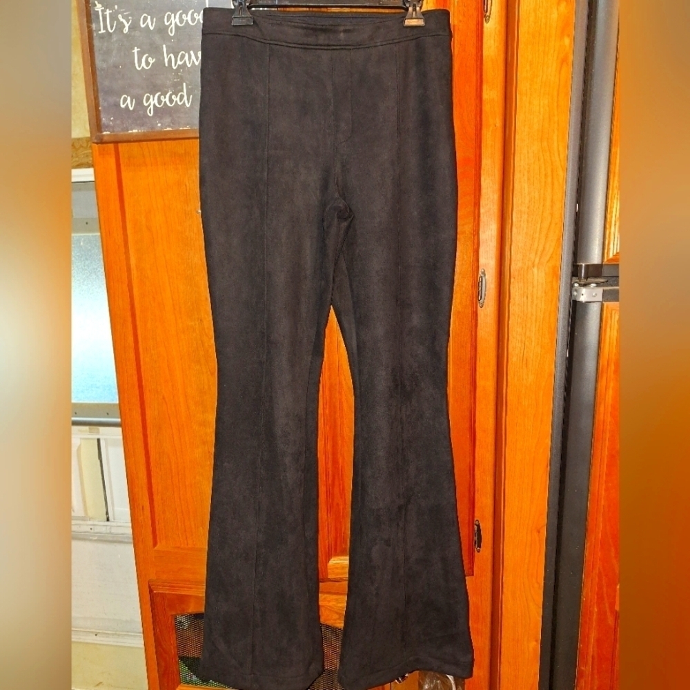 Spanx Black Flared Leg Stretchy Women's Pants in a Size Large. EUC